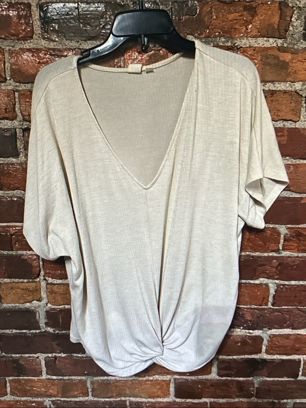 GAP Short Sleeve V-Neck Twist Front Tee in Light Beige